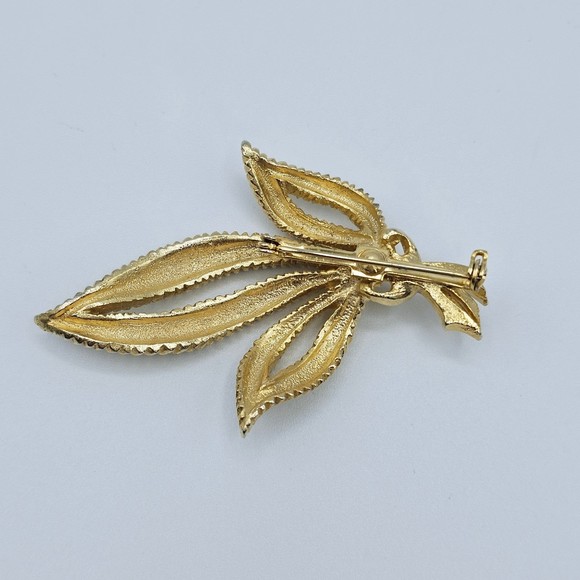 Vintage Brooch Gold Tone Ribbed Leaf Statement Estate Jewelry Pin - Picture 7 of 10